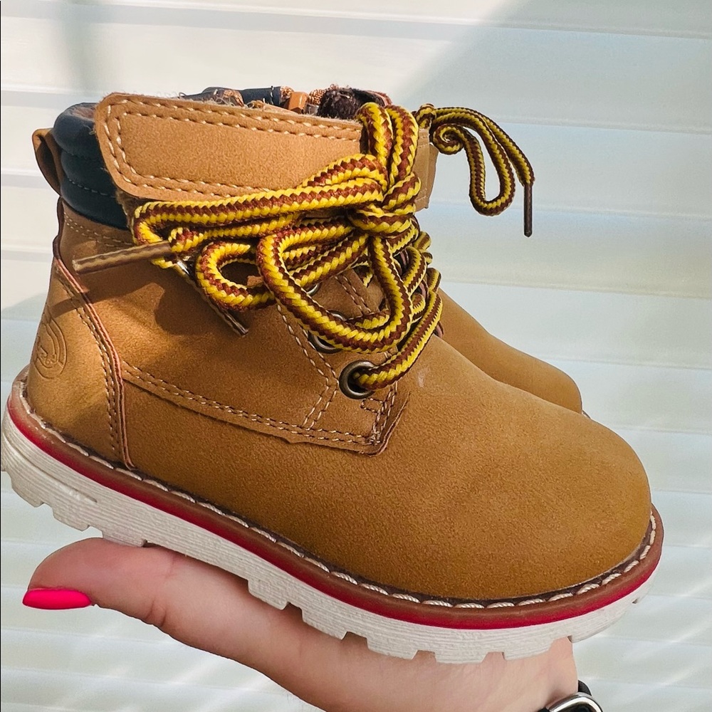 Ecko Ultd toddler boots